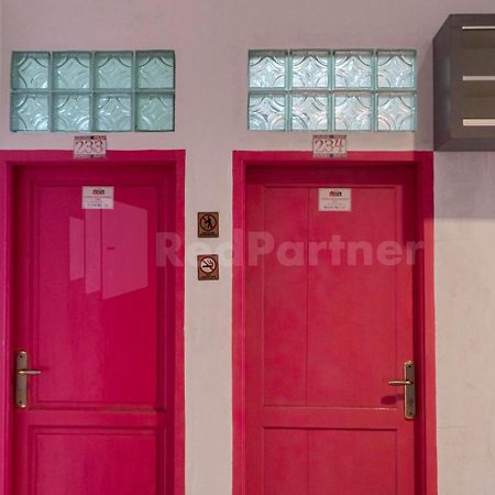 Asri Residence Near Jalan Iskandar Muda Medan Mitra Reddoorz Dış mekan fotoğraf