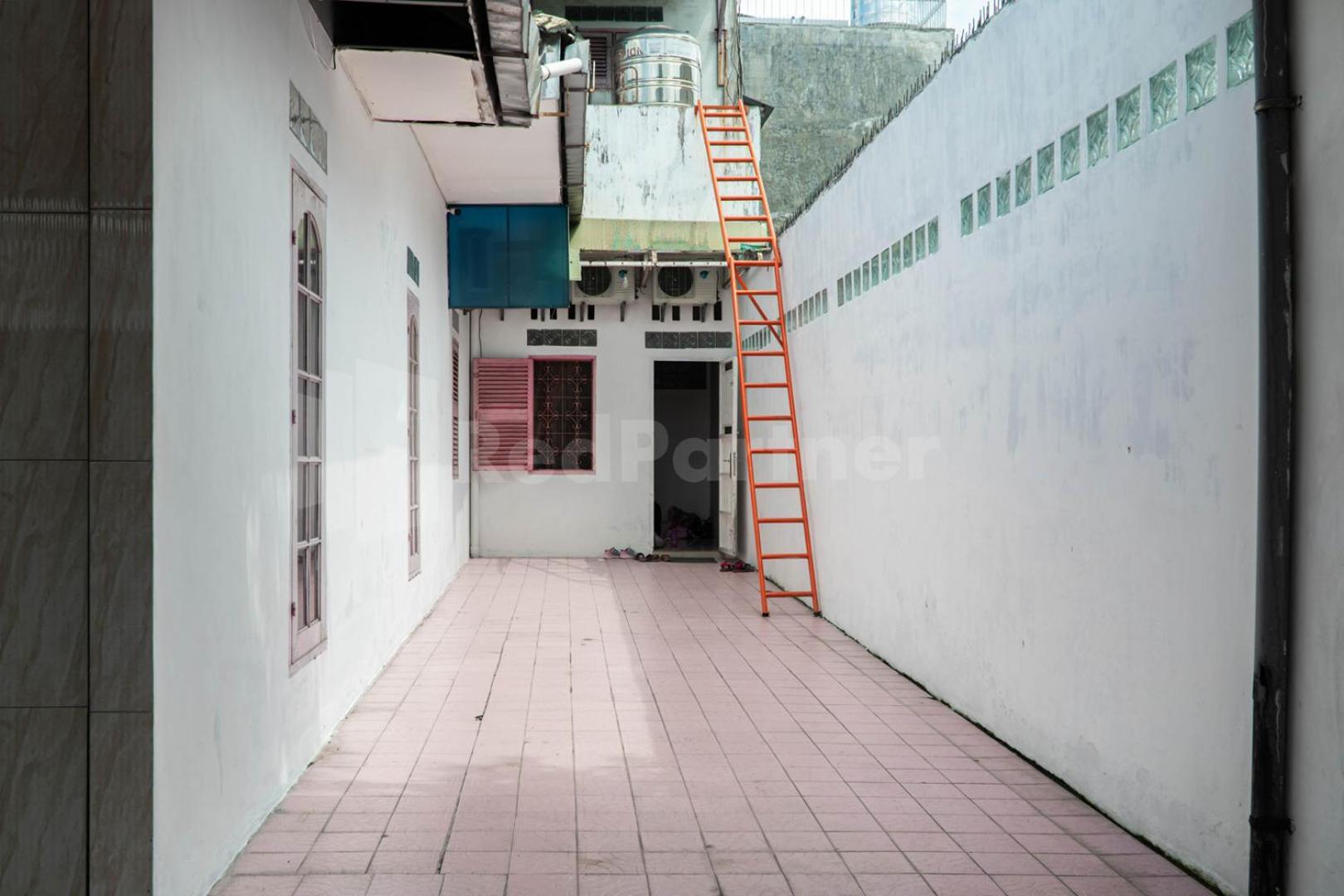 Asri Residence Near Jalan Iskandar Muda Medan Mitra Reddoorz Dış mekan fotoğraf